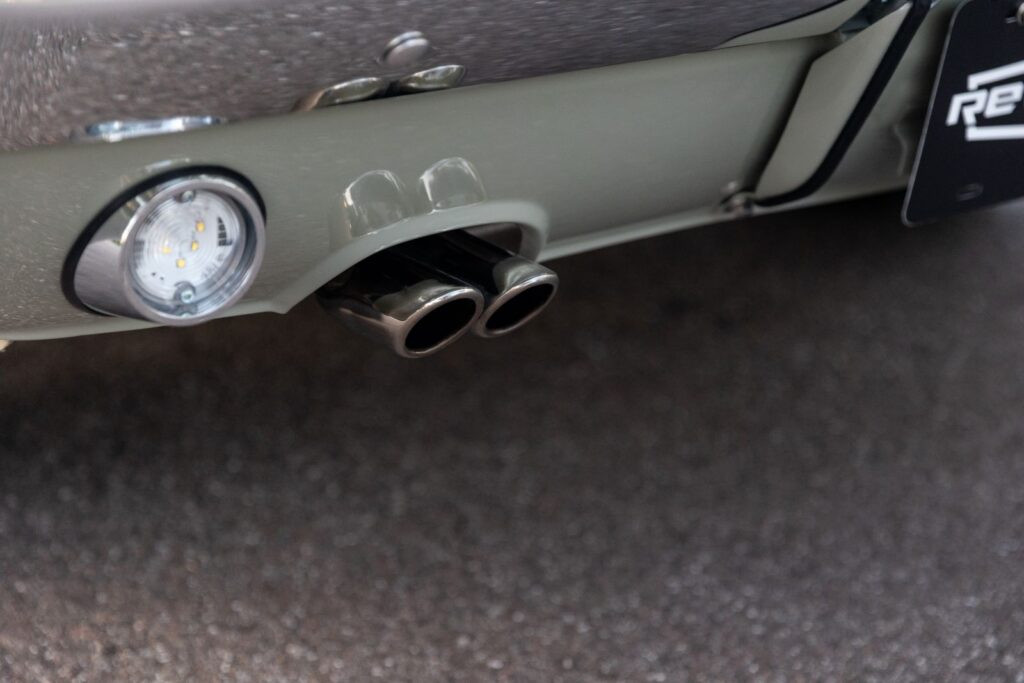 1968 Shelby GT500KR Dual Exhaust Pipes and Light 17