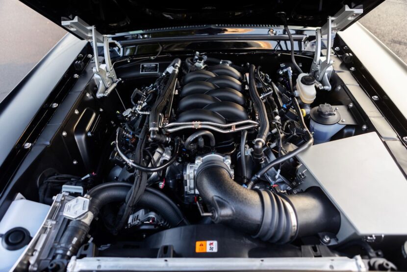 Upper view of a 1967 Mustang GT / GTA 2+2 Fastback engine.